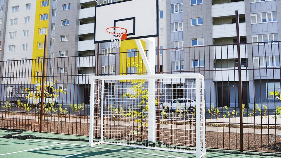Монтаж элементов для спортивных площадок в Санкт-Петербурге