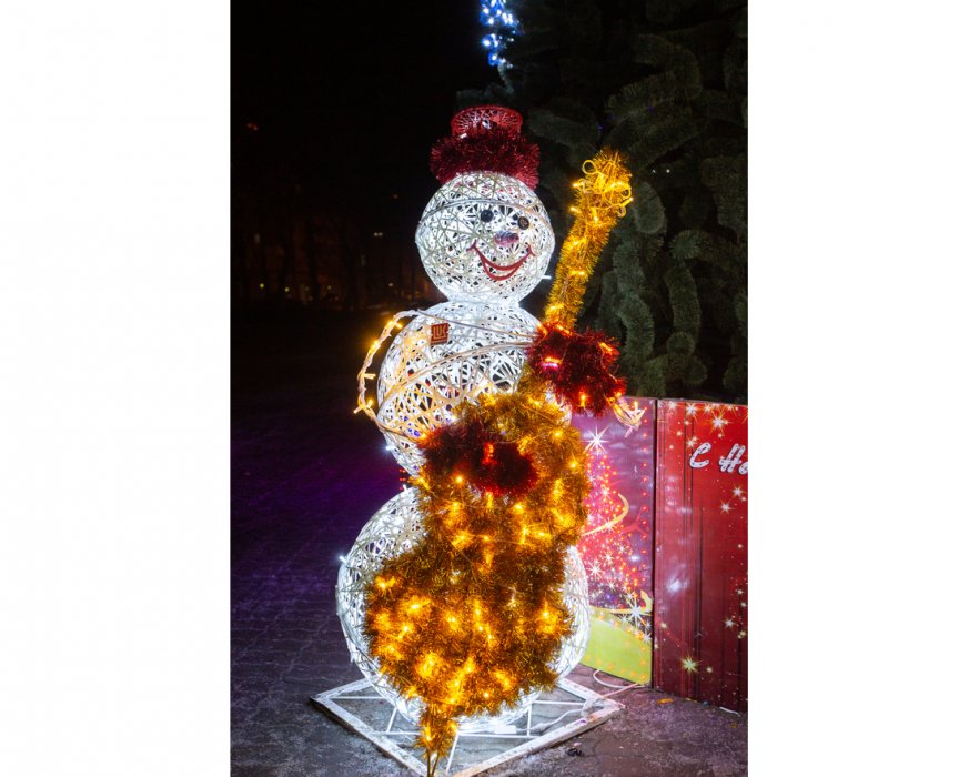 Световая фигура Снеговик с инструментом