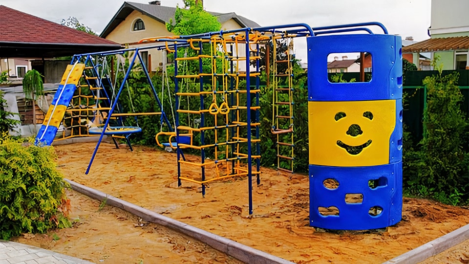 Проектирование и монтаж пластиковых детских площадок в Санкт-Петербурге